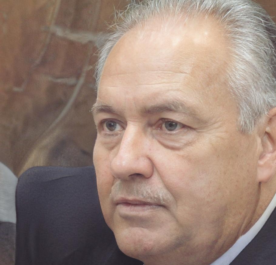 Retrato profesional de Esteban Quiroga